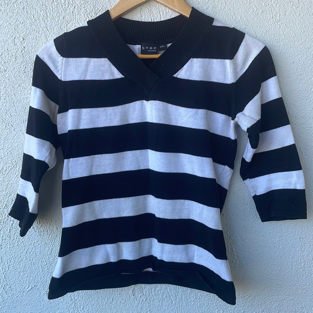 V-neck Black and white horizontal striped sweater